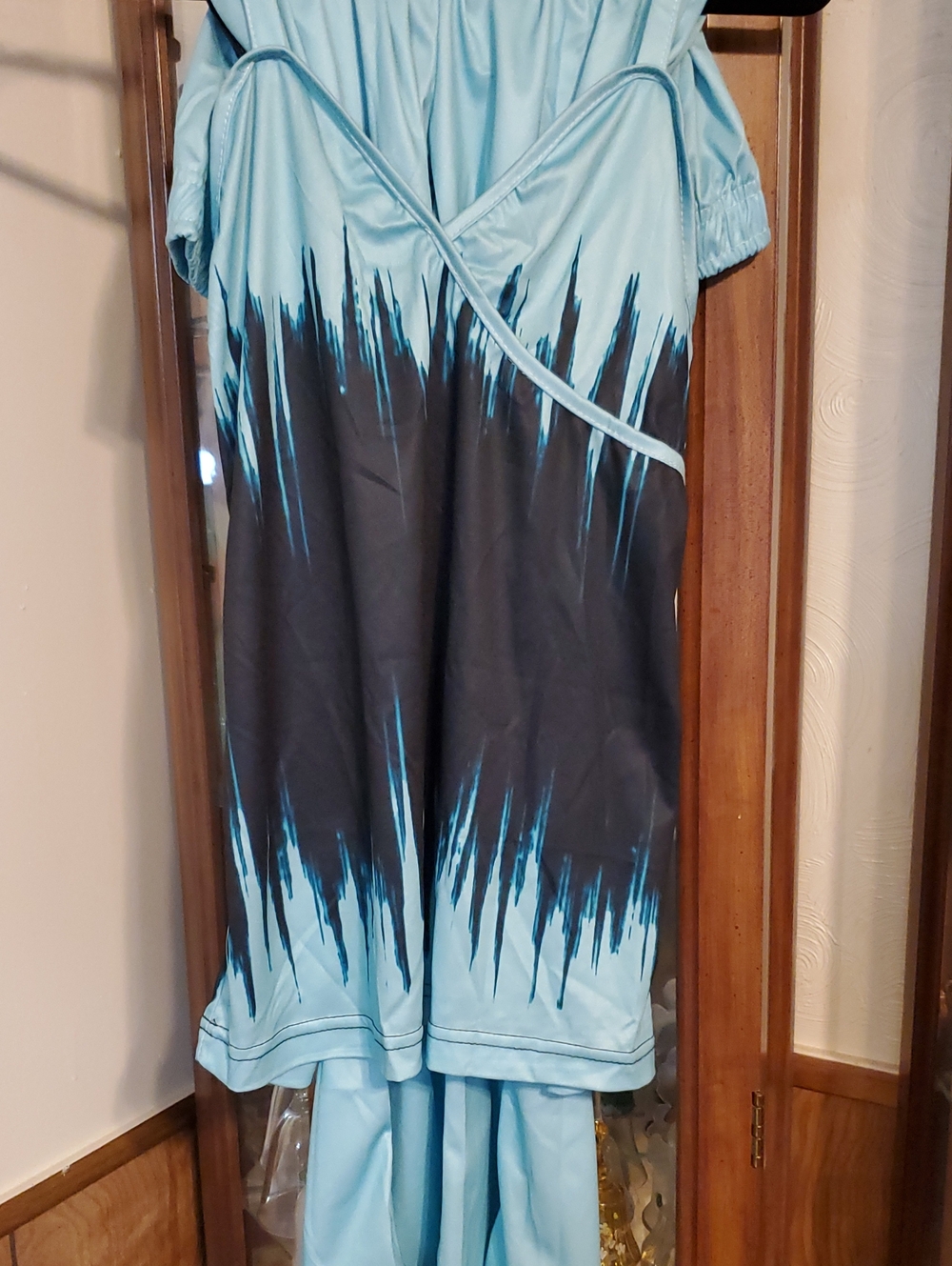 NWOT 2PC Aqua and Black Ombre Women’s Pant Set